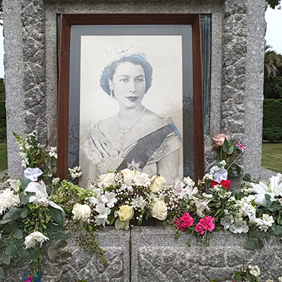 Tributo a SM Reina Elizabeth II Cementerio Británico Montevideo